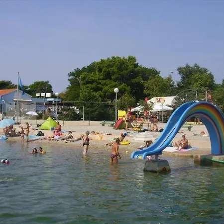 アパート Braut Kornić